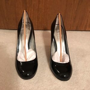 JP-Oscar Black Patent pumps Size 9M New in box